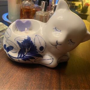 Vintage Blue & White Ceramic Cat tea light Candle Holder, Soy vanilla scent